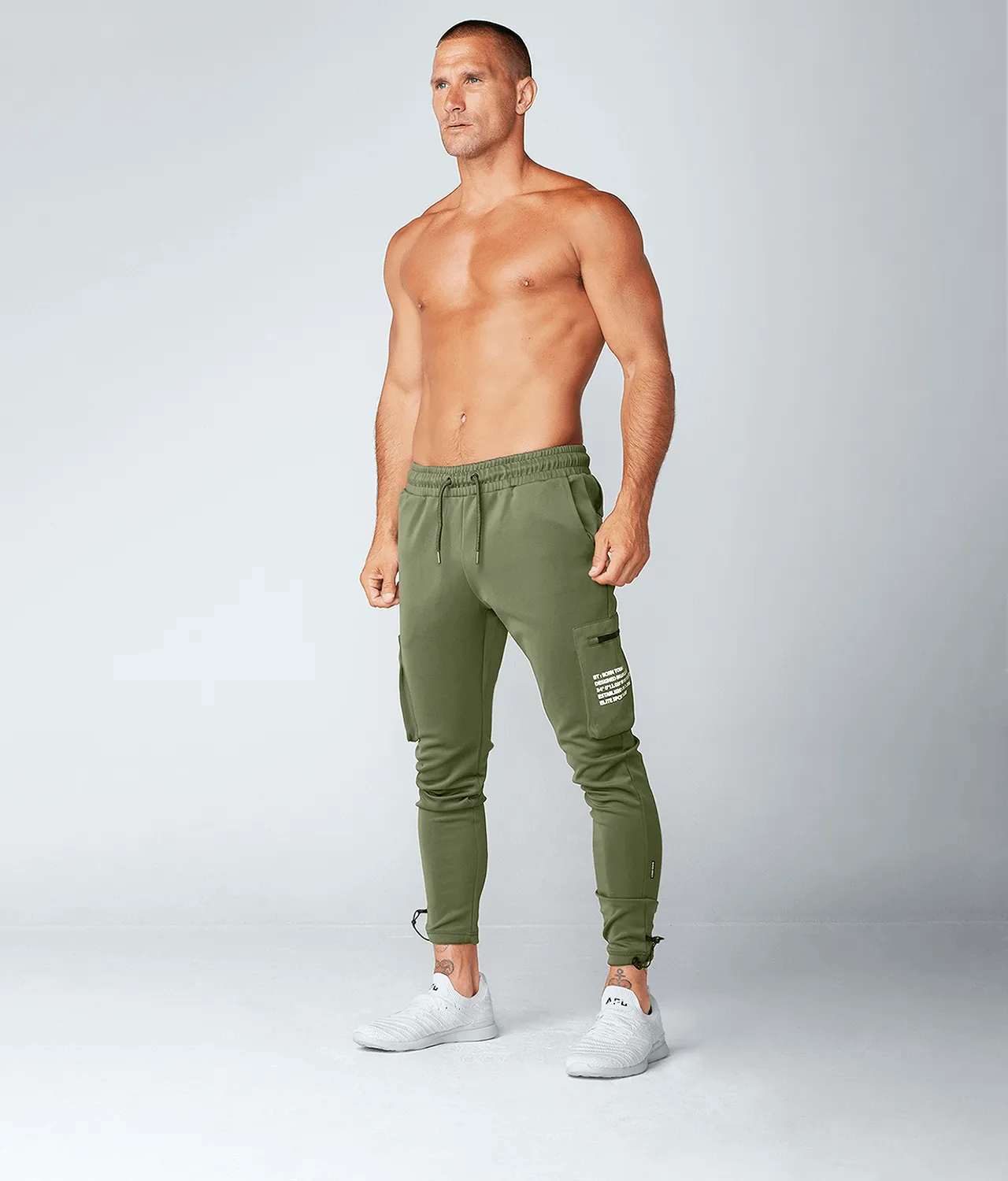8700 . Momentum Regular-Fit Jogger - Military Green