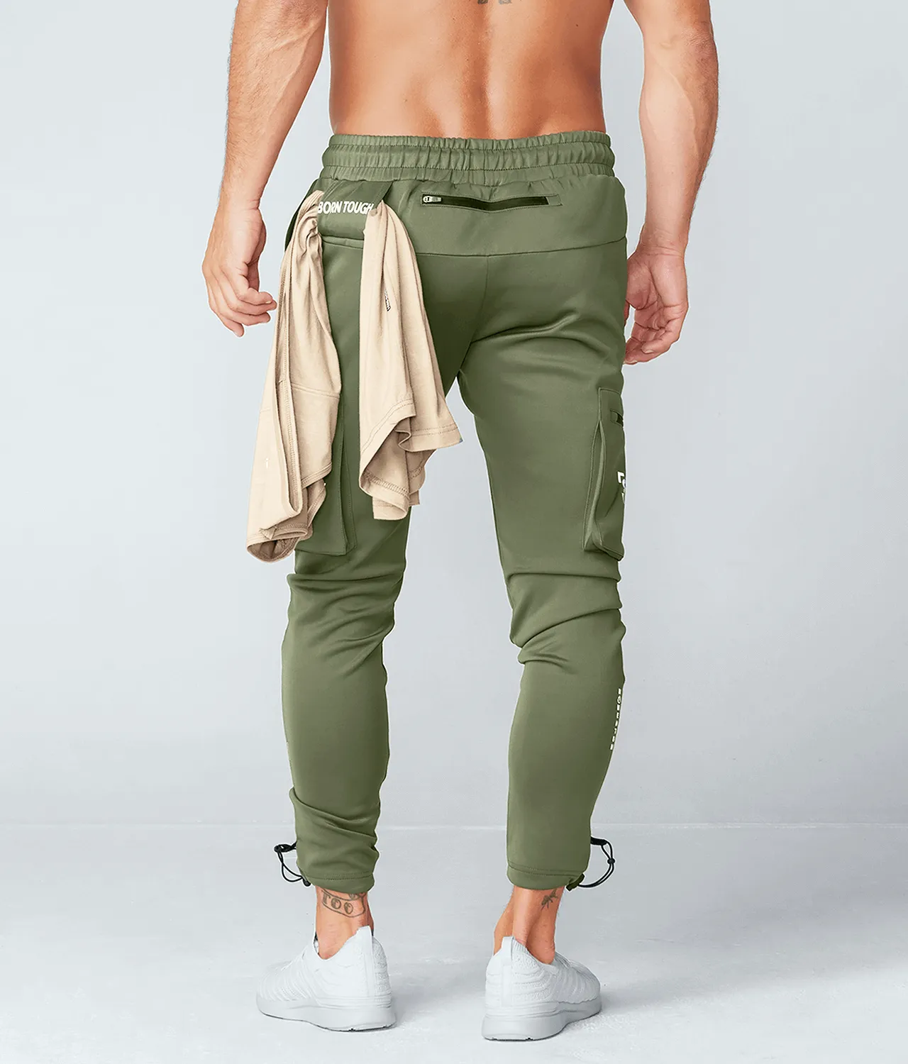 8700 . Momentum Regular-Fit Jogger - Military Green